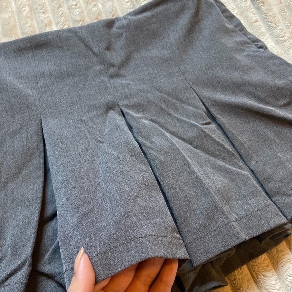 Cute Mini Skort (Skirt with shorts) - Picture 2 of 4